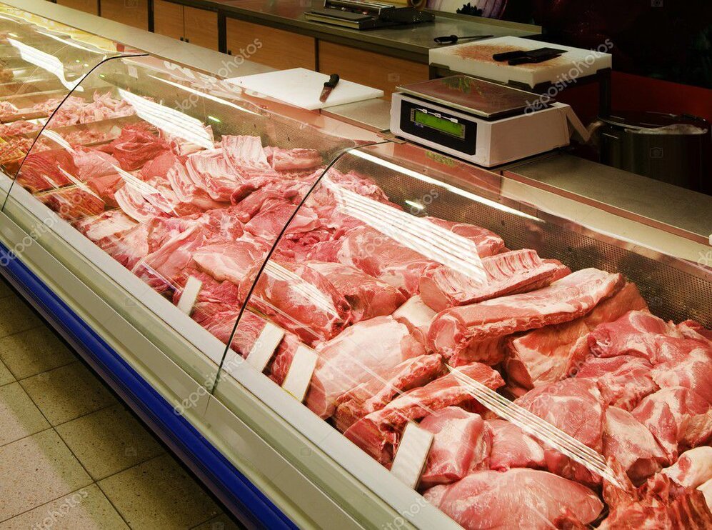 Macelleria con banco frigo e bilancia professionale